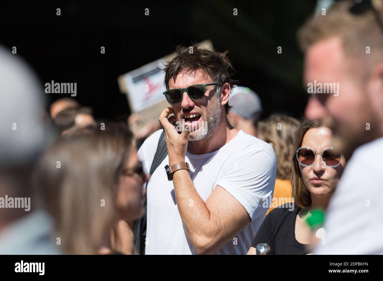 Igor Sahiri BFM and RMC employees vote to strike NextradioTV workers are protesting against