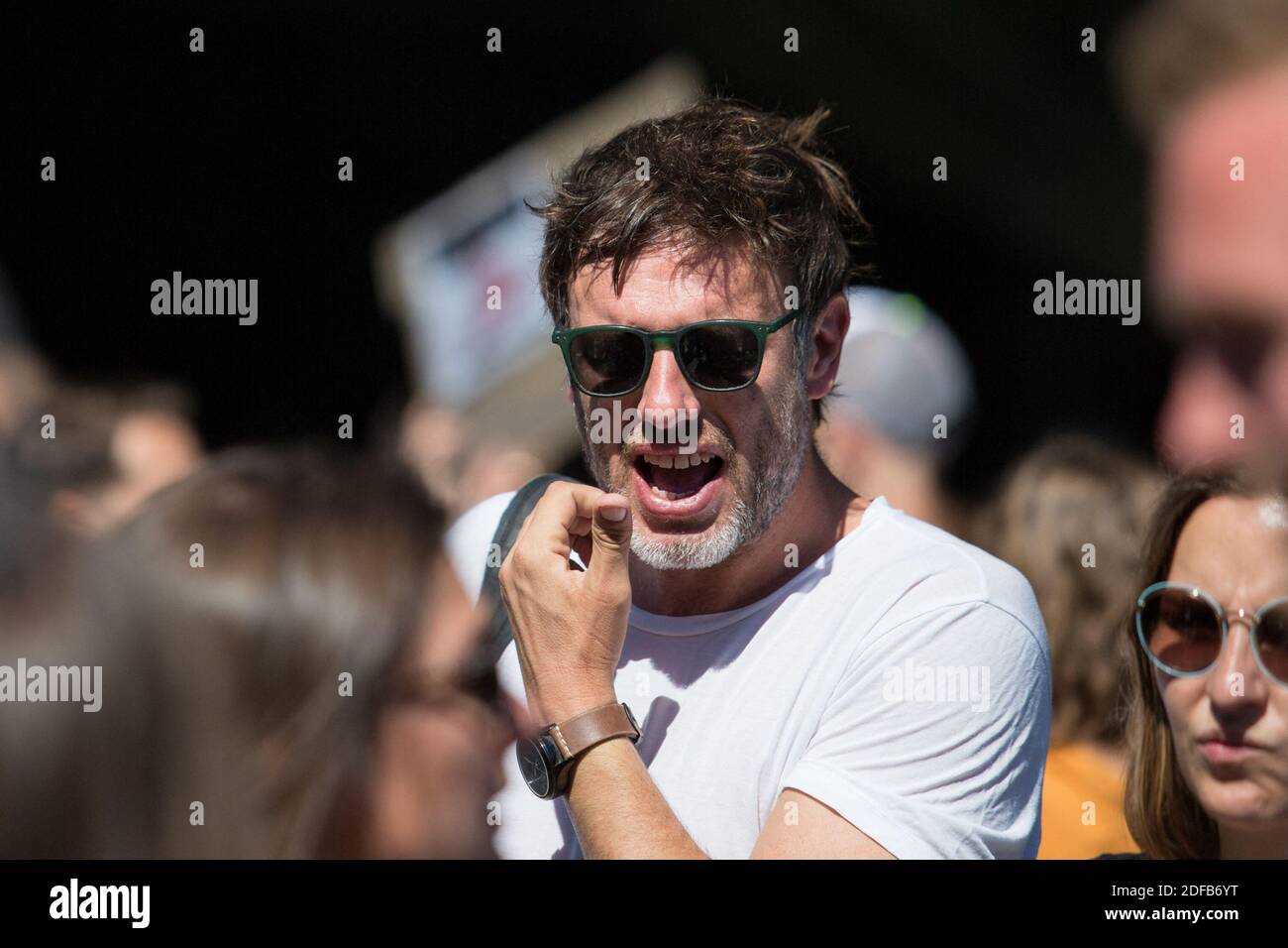 Igor Sahiri BFM and RMC employees vote to strike NextradioTV workers are protesting against