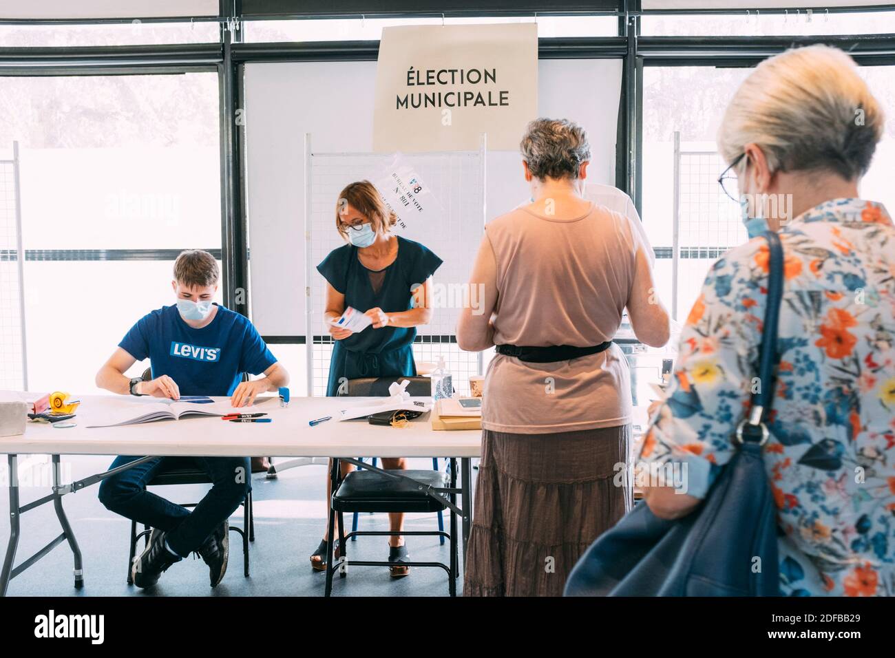 Bureau De Vote High Resolution Stock Photography And Images Alamy