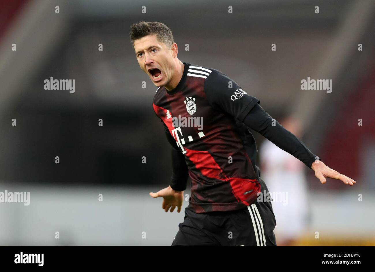 Robert Lewandowski FC Bayern München celebrates as he scores the goal 1:2 VfB Stuttgart - FC Bayern München Fussball Bundesliga Saison 2020 / 202 Stock Photo
