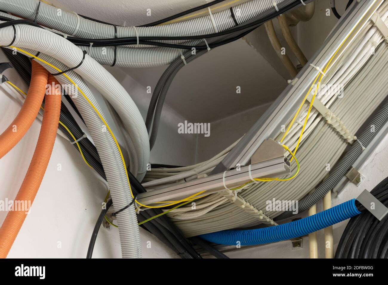 Optical wiring system hires stock photography and images Alamy