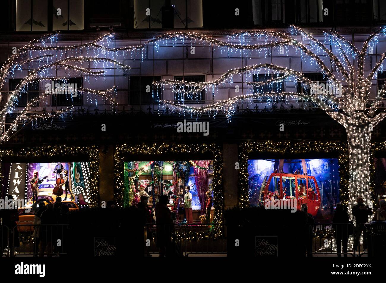 Christmas Windows at Saks Fifth Avenue - Jmurworld