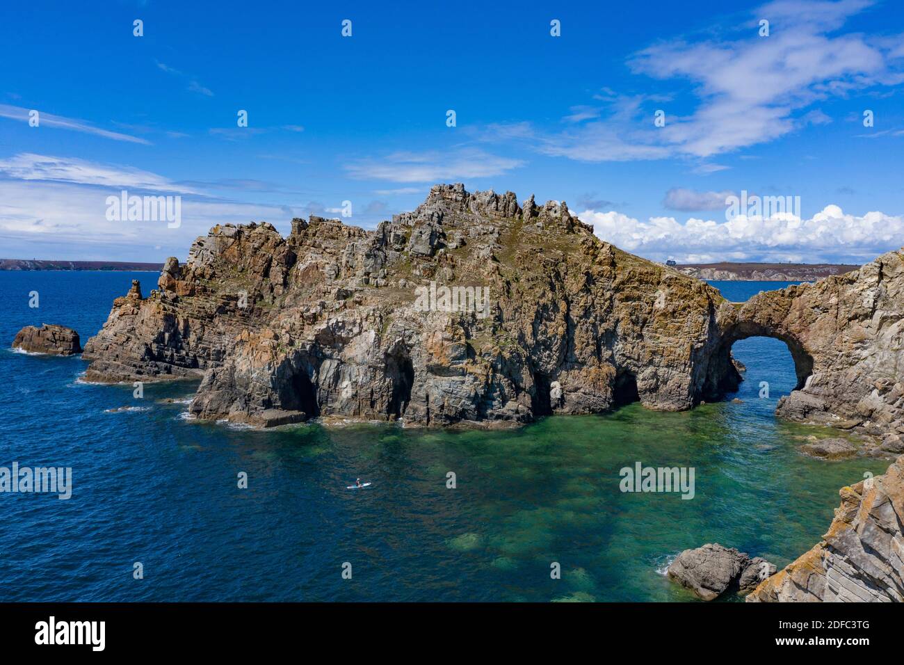 France, Finistere, Natural regional park of Armorique, Crozon, Pointe de  Dinan, Le chateau de Dinan, with a paddle board Stock Photo - Alamy