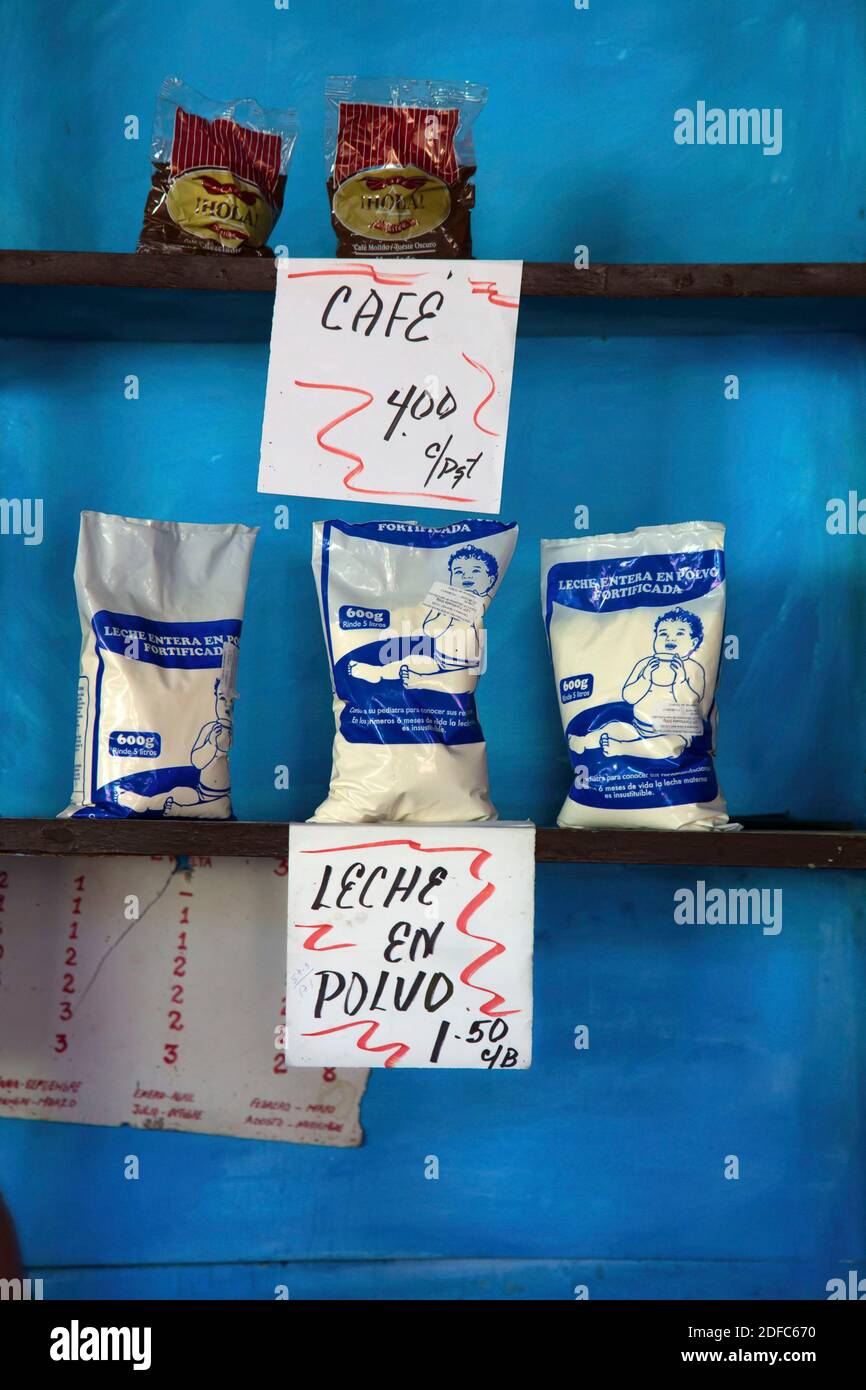 Cuba, grocery store in Trinidad, classic bodega Stock Photo Alamy