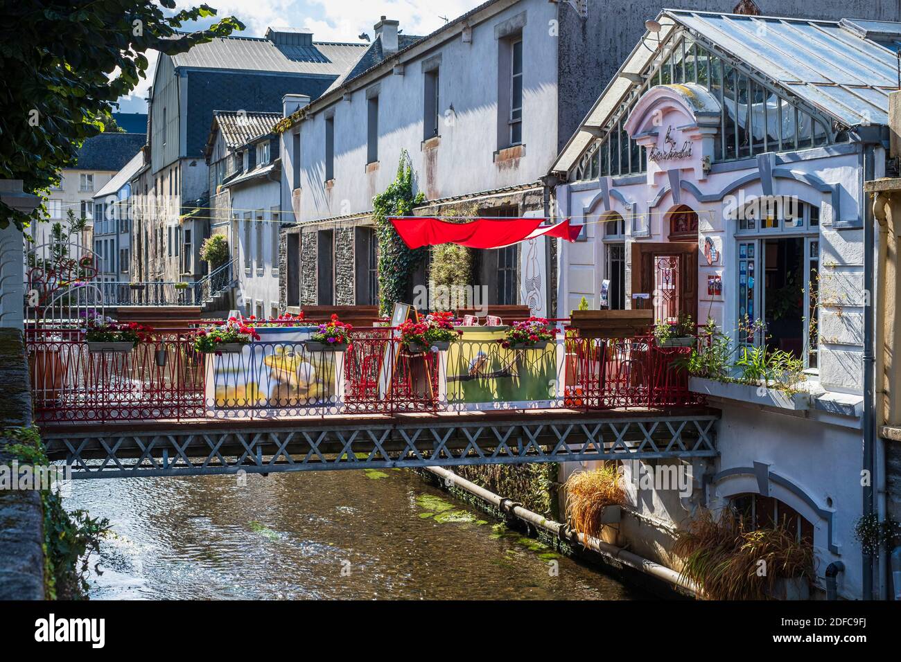 France, Finistere, Morlaix, Le Bains Douches restaurant on the banks of the  Jarlot river Stock Photo - Alamy
