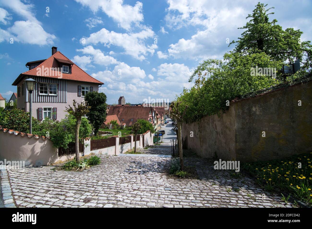 Dinkelsbühl ist eine Stadt im Landkreis Ansbach in Mittelfranken und aufgrund des besonders gut erhaltenen spätmittelalterlichen Stadtbildes ein bedeu Stock Photo