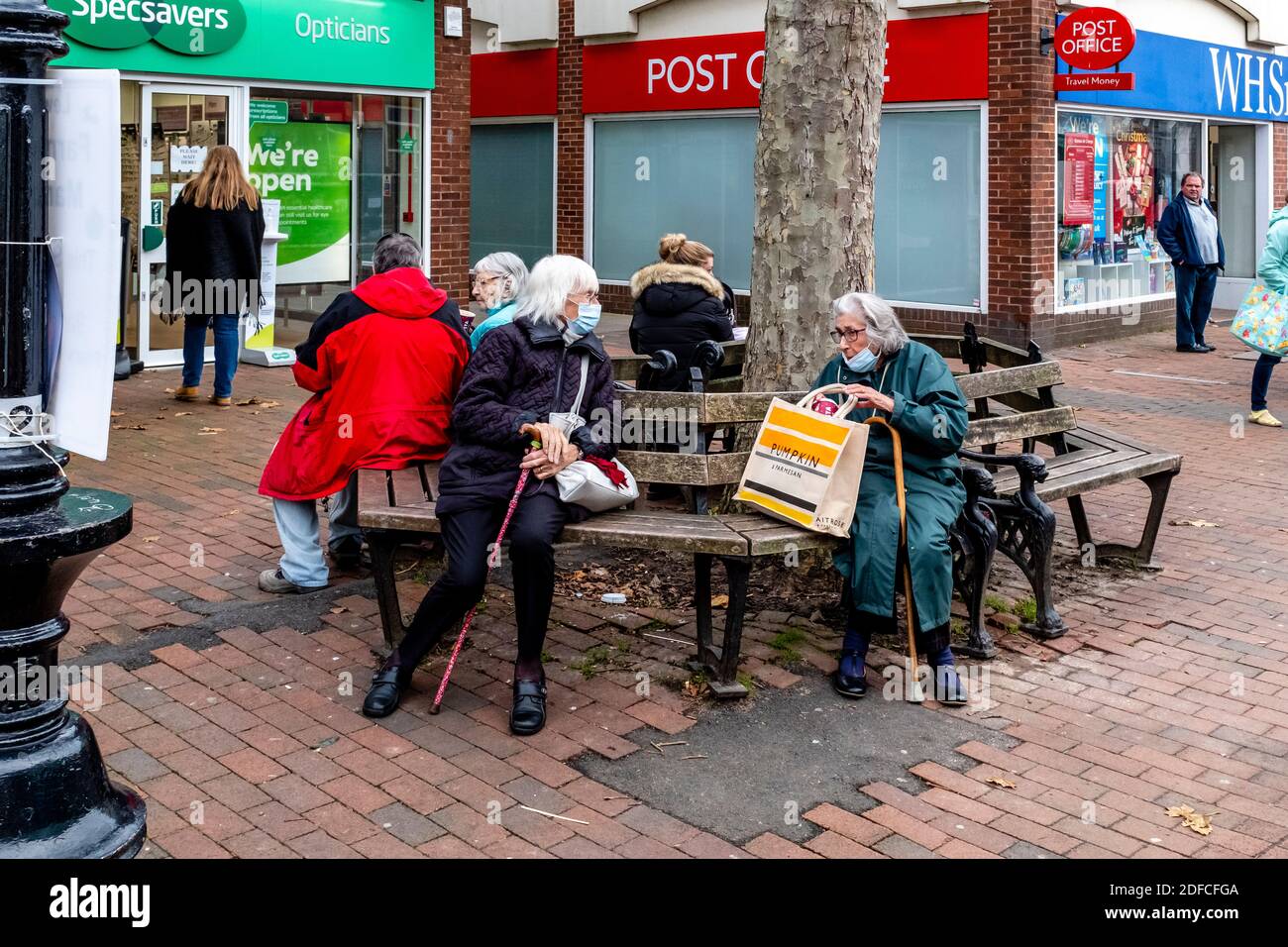 Elderly People Wearing Masks High Resolution Stock Photography and ...
