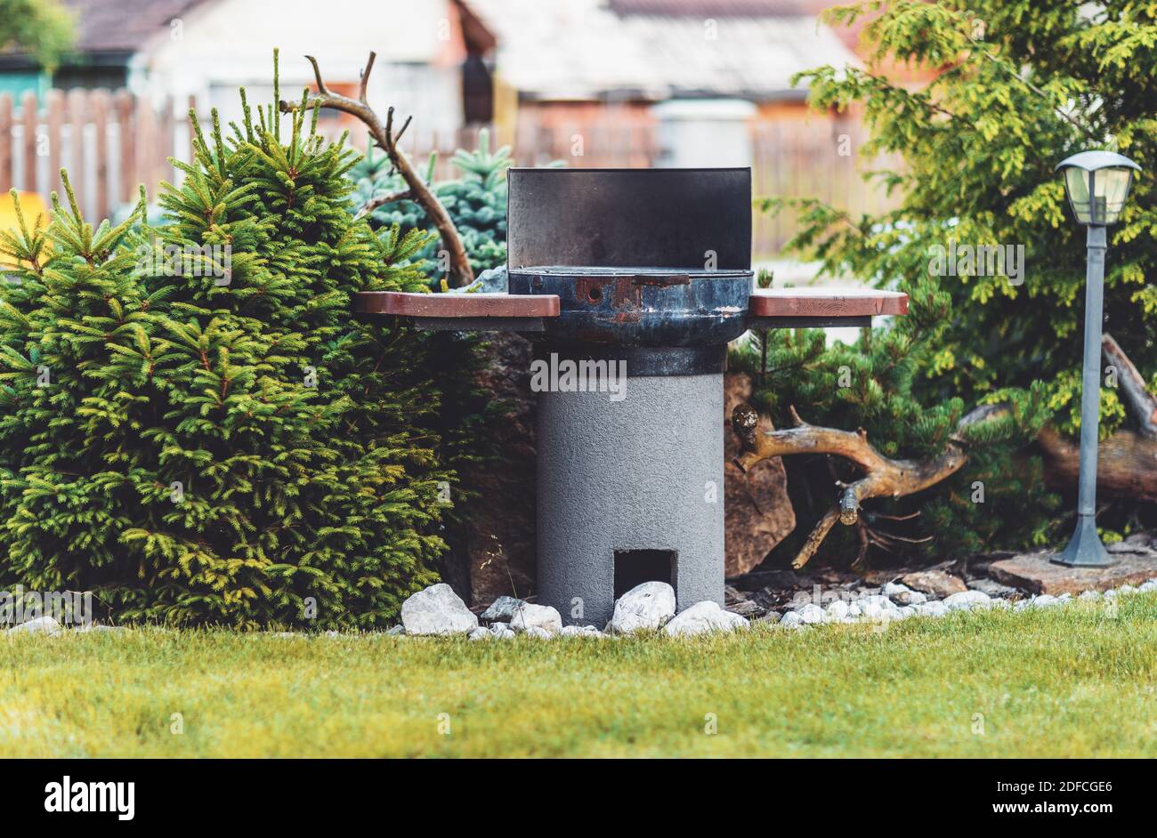 Stacked stone fireplace hi-res stock photography and images - Alamy