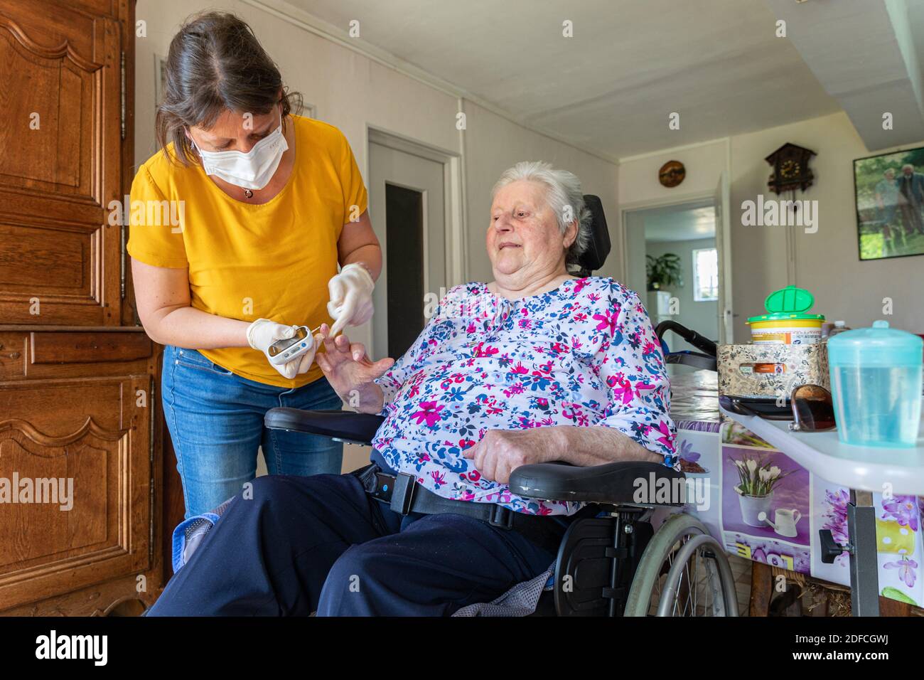 Nursing Home Elderly Nurse Mask High Resolution Stock Photography and ...