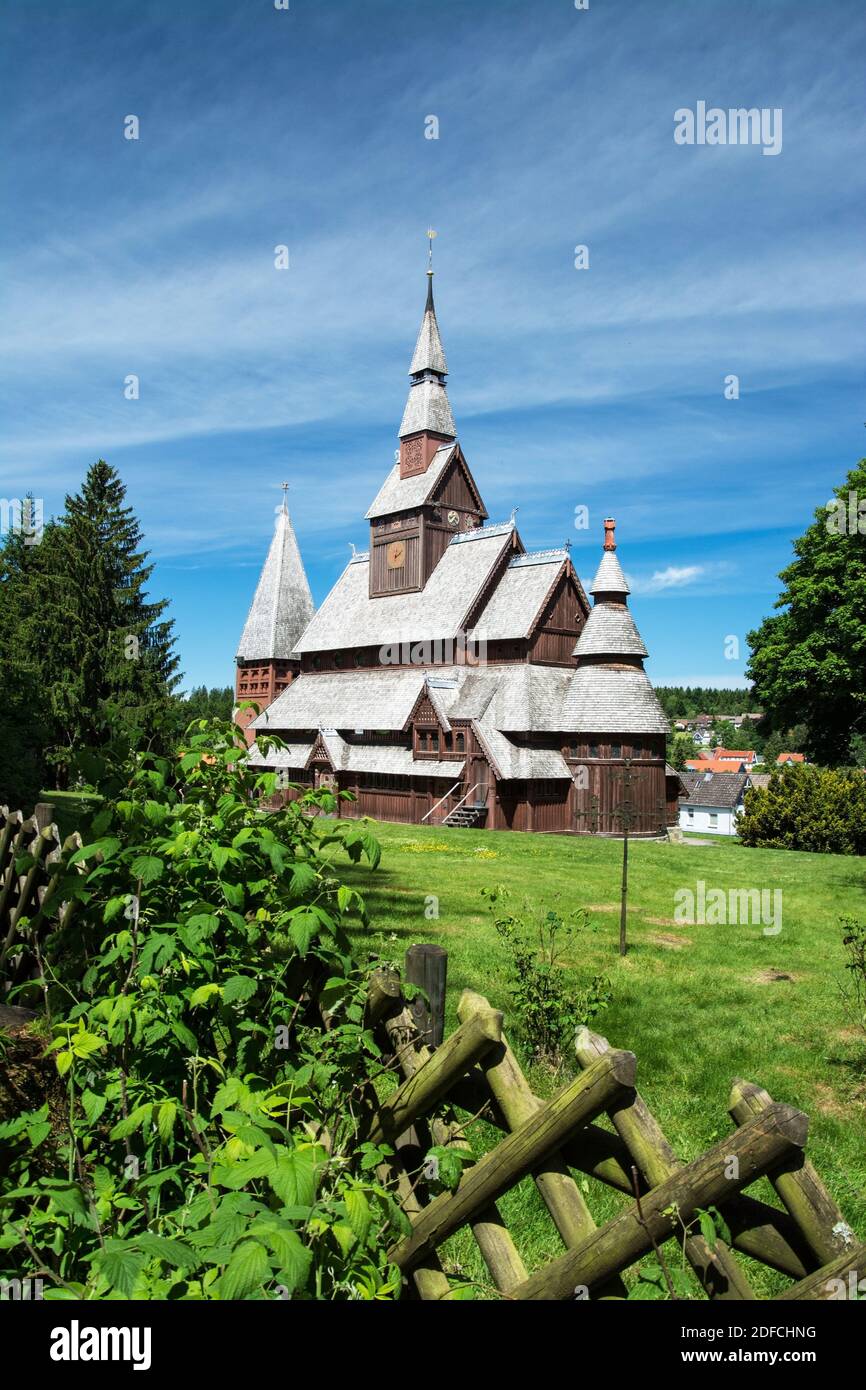 Die Gustav-Adolf-Stabkirche ist eine Stabkirche im Goslarer Stadtteil Hahnenklee-Bockswiese im Harz. Der Bau ist eine freie Nachbildung der Stabkirche Stock Photo