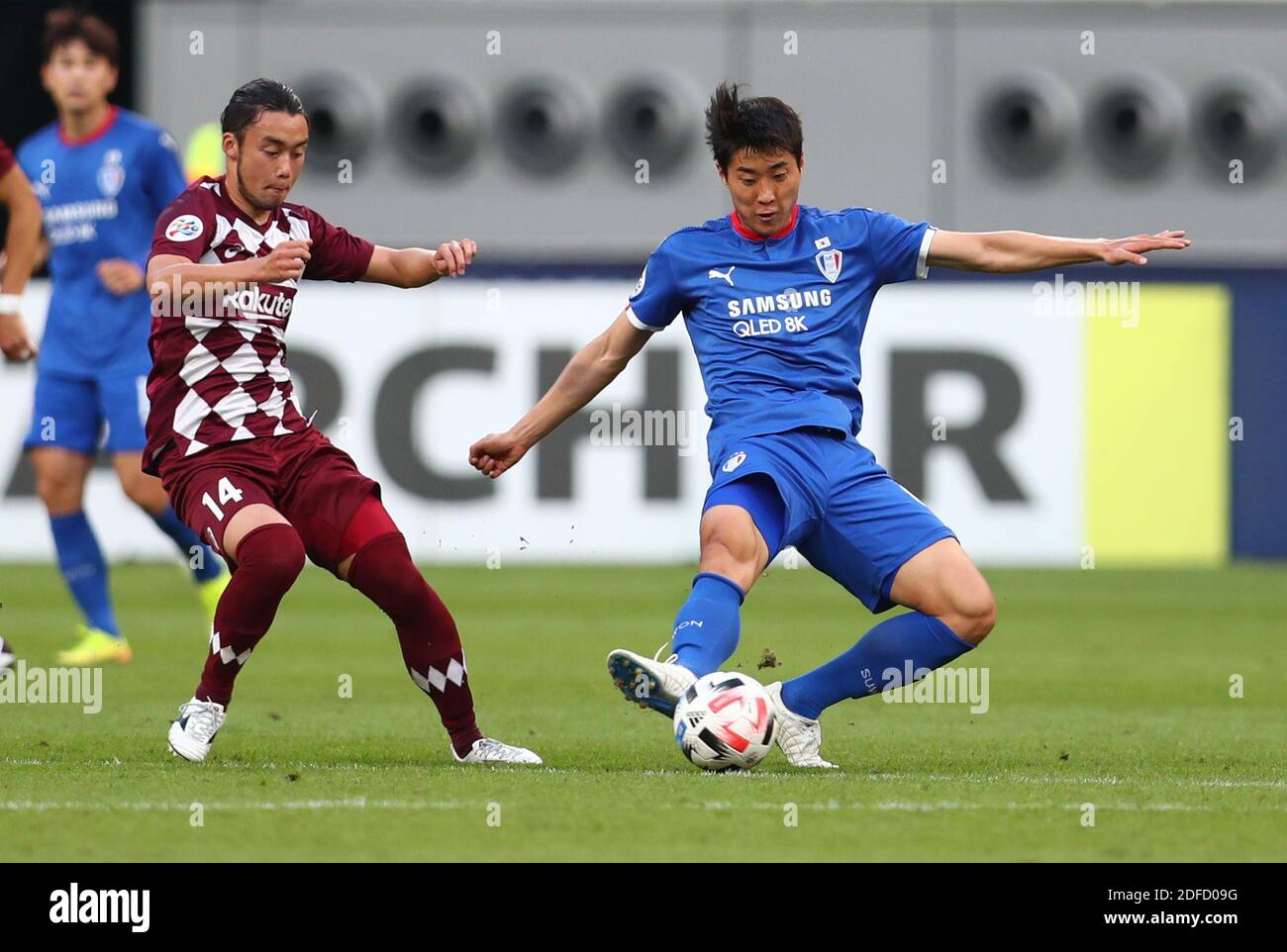 Soccer Football Afc Champions League Group G Vissel Kobe V Suwon Bluewings Khalifa International Stadium Doha Qatar December 4 Vissel Kobe S Takuya Yasui In Action With