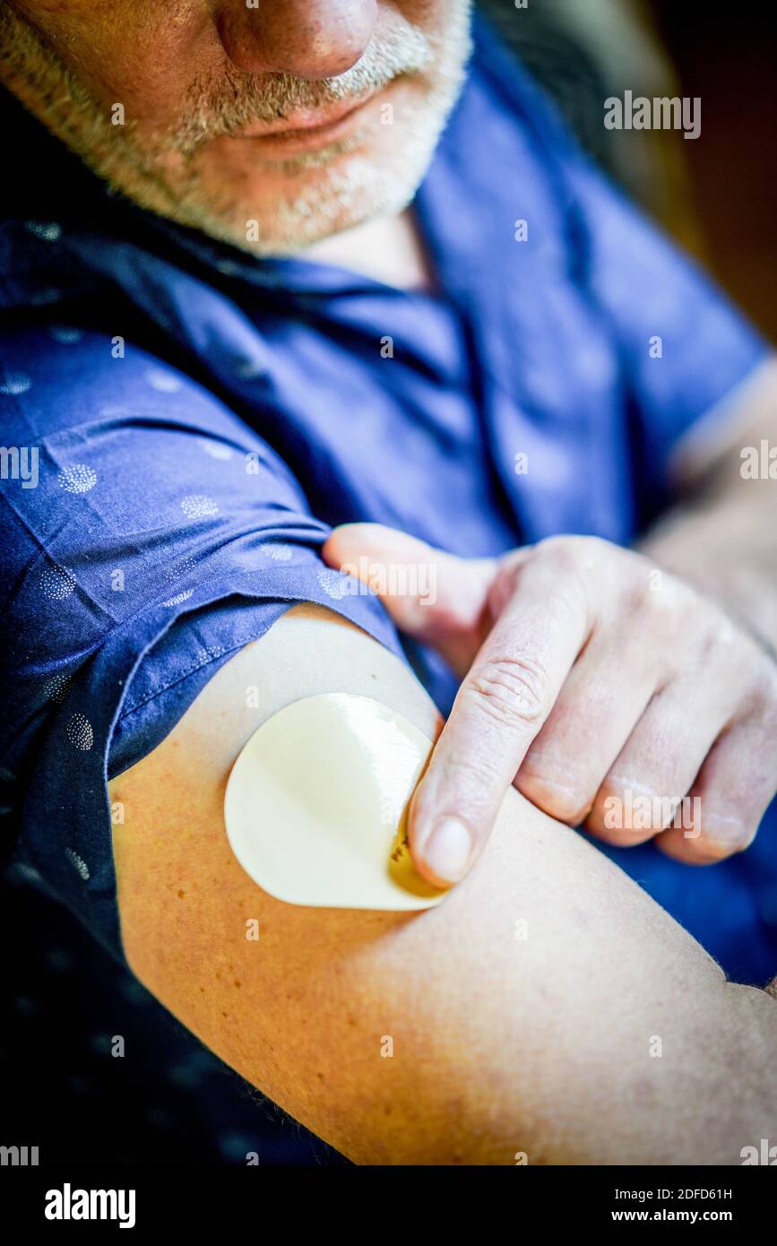 Nicotine patch and man hi-res stock photography and images - Alamy