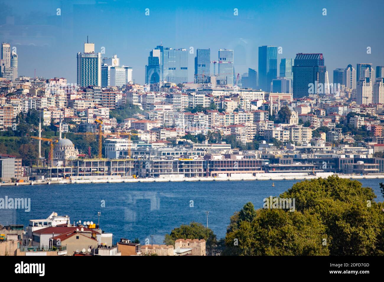 the-streets-of-picturesque-istanbul-with-urban-vistas-mixed-with