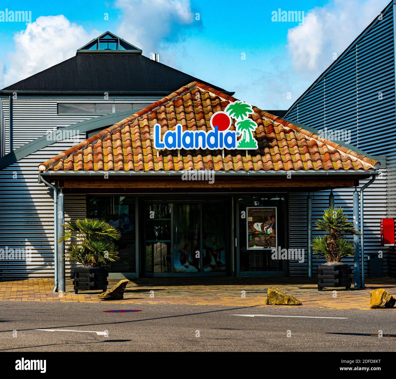 Main Entrance To The Lalandia Waterpark In Denmark Stock Photo Alamy main-entrance-to-the-lalandia-waterpark-in-denmark-stock-photo-alamy