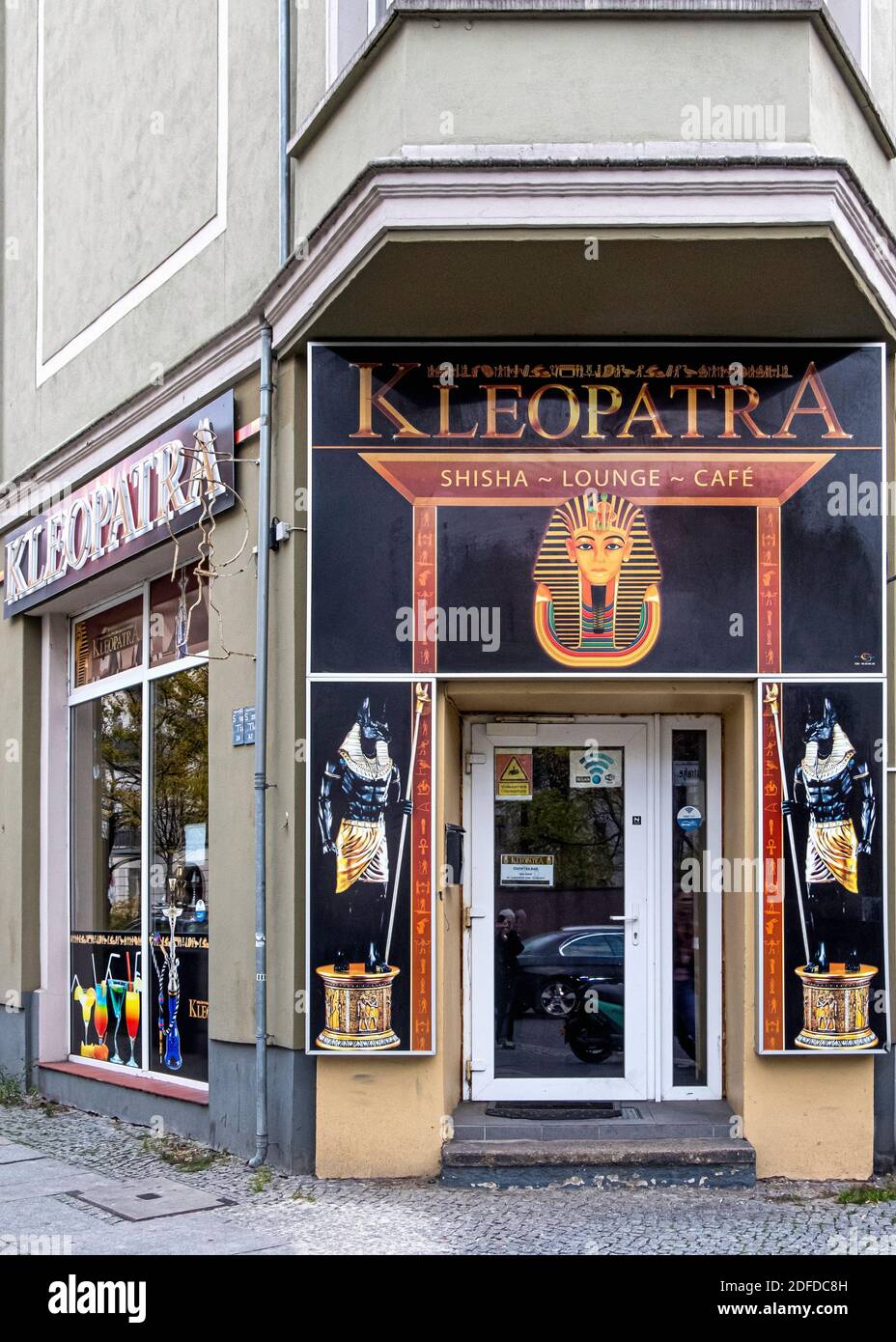 Hookah Bar Exterior High Resolution Stock Photography And Images Alamy