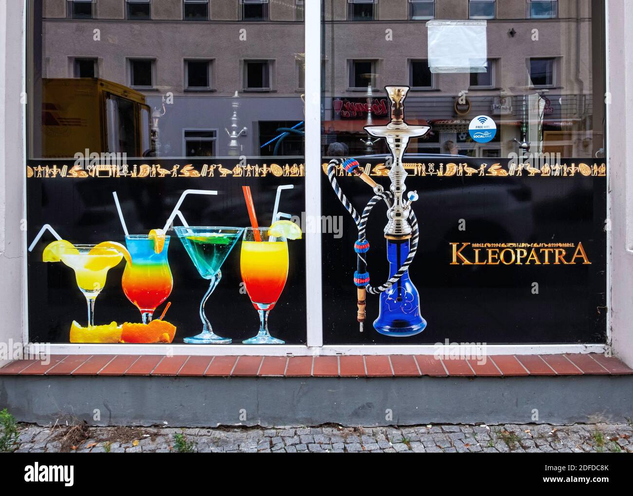 Hookah Bar Exterior High Resolution Stock Photography And Images Alamy