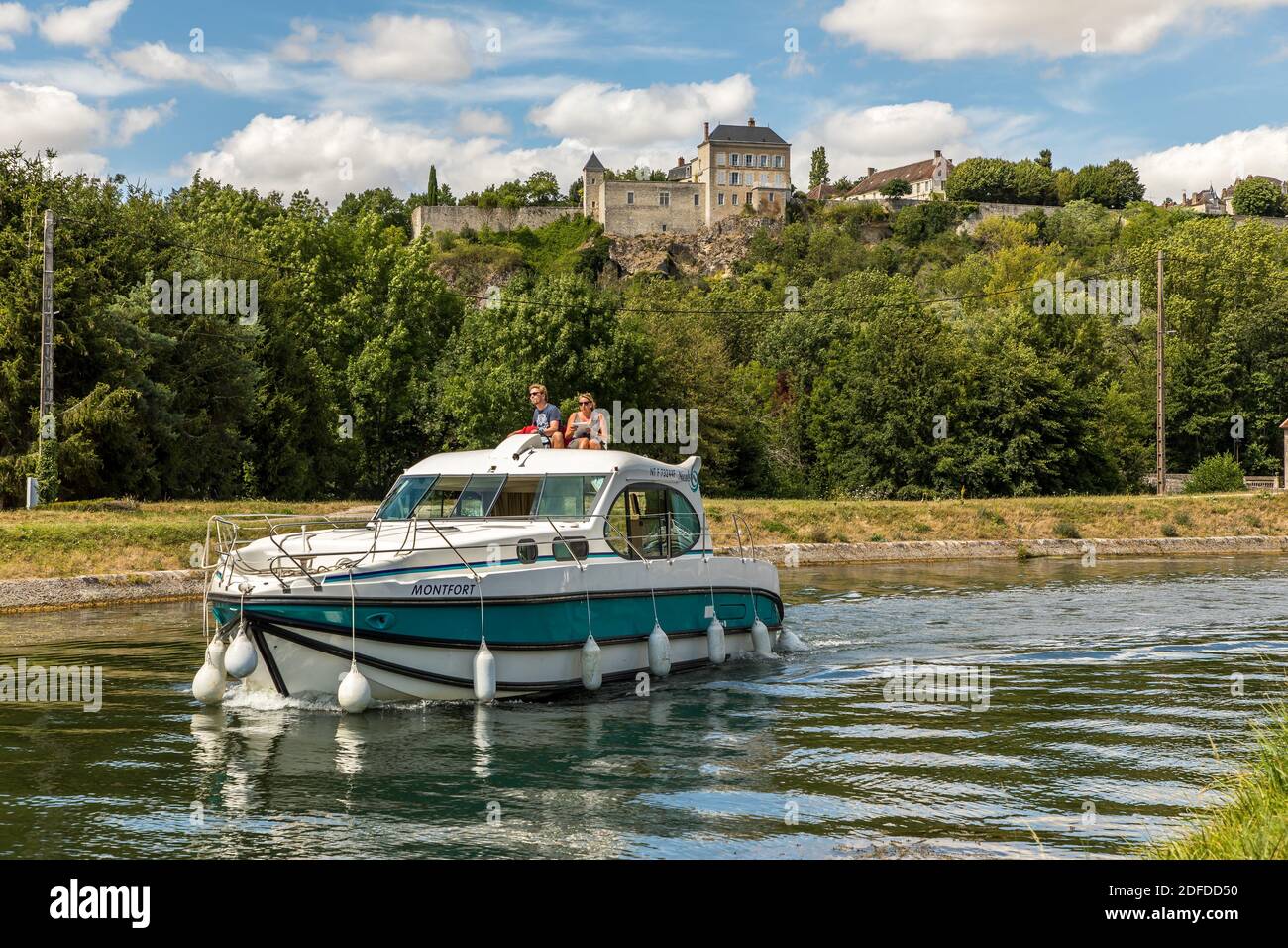 CASTLE AND KEEP, MAILLY LE CHATEAU AND THE FONTAINE AU LOUP FOUNTAIN