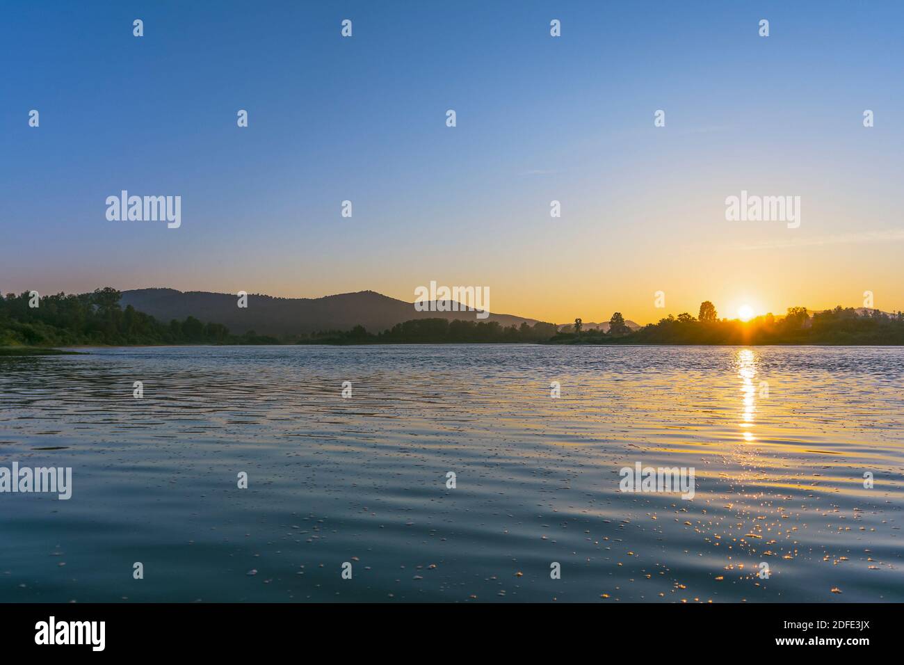 Summer river landscape hi-res stock photography and images - Alamy
