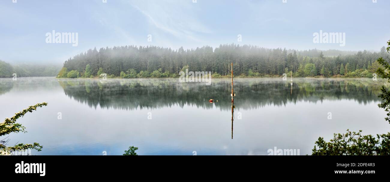 Urrúnaga reservoir, Legutio, Otxandio, Alava, Basque Country, Euskadi, Euskal Herria, Spain, Europe Stock Photo