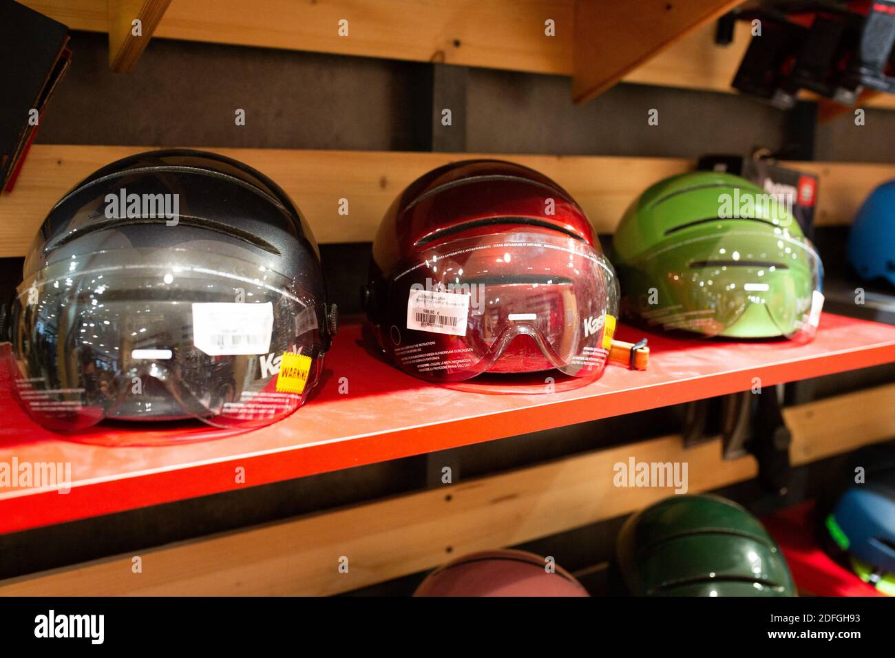 Illustration of kask bike helmets. Minister for the Ecological Transition Barbara Pompili and Minister Delegate for Transport, attached to the Minister for the Ecological Transition Jean-Baptiste Djebbari visit a bike shop in Paris on september 14 2020, Photo by Raphael Lafargue/ABACAPRESS.COM Stock Photo