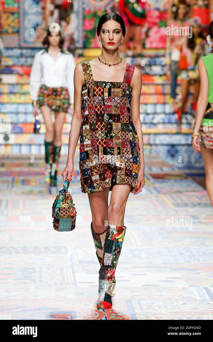 expositie bout bad A model walks the runway at the Dolce & Gabbana Ready to Wear Spring/Summer  2021 fashion show during the Milan Women's Fashion Week on September 23,  2020 in Milan, Italy. Photo by