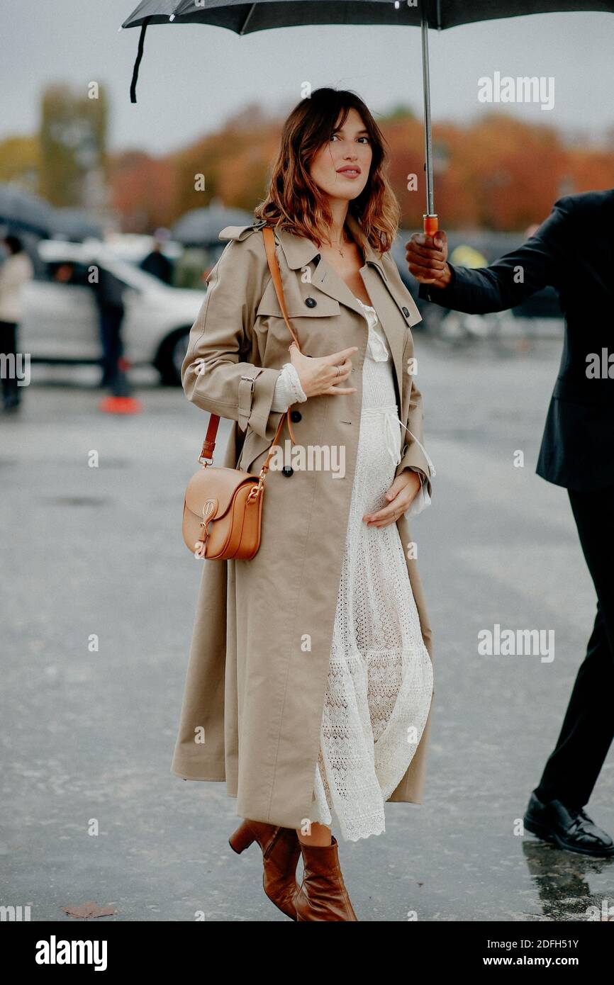 Street style, Jeanne Damas arriving at Dior Spring Summer 2021 show