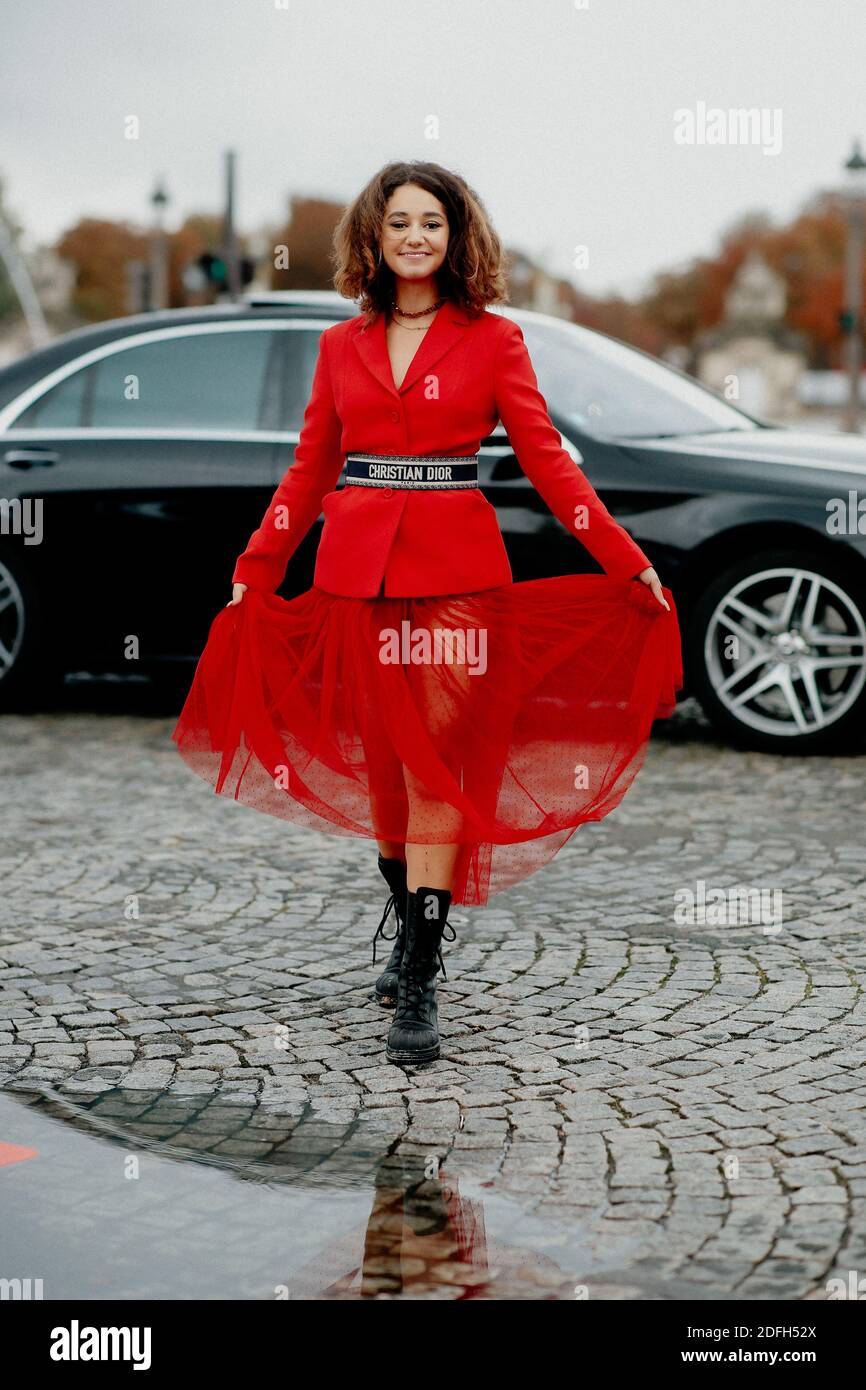Street style, Lena Mahfouf (Lena Situations) arriving at Dior Spring Summer  2021 show, held at Tuileries Garden, Paris, France, on september 29th,  2020. Photo by Marie-Paola Bertrand-Hillion/ABACAPRESS.COM Stock Photo -  Alamy