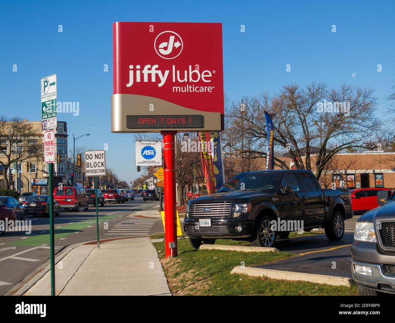 Jiffy lube hi-res stock photography and images - Alamy