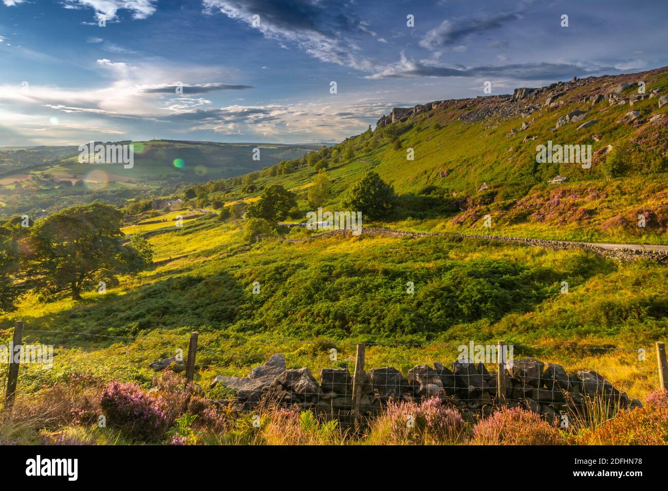 View of Curbar Edge from Baslow Edge, Baslow, Peak District National ...