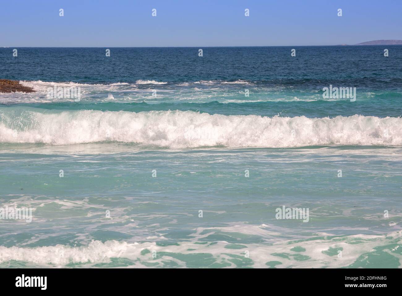 Waves in the indian ocean, seen from the Hellfire Bay in the Cape Le Grand National Park in Western Australia Stock Photo