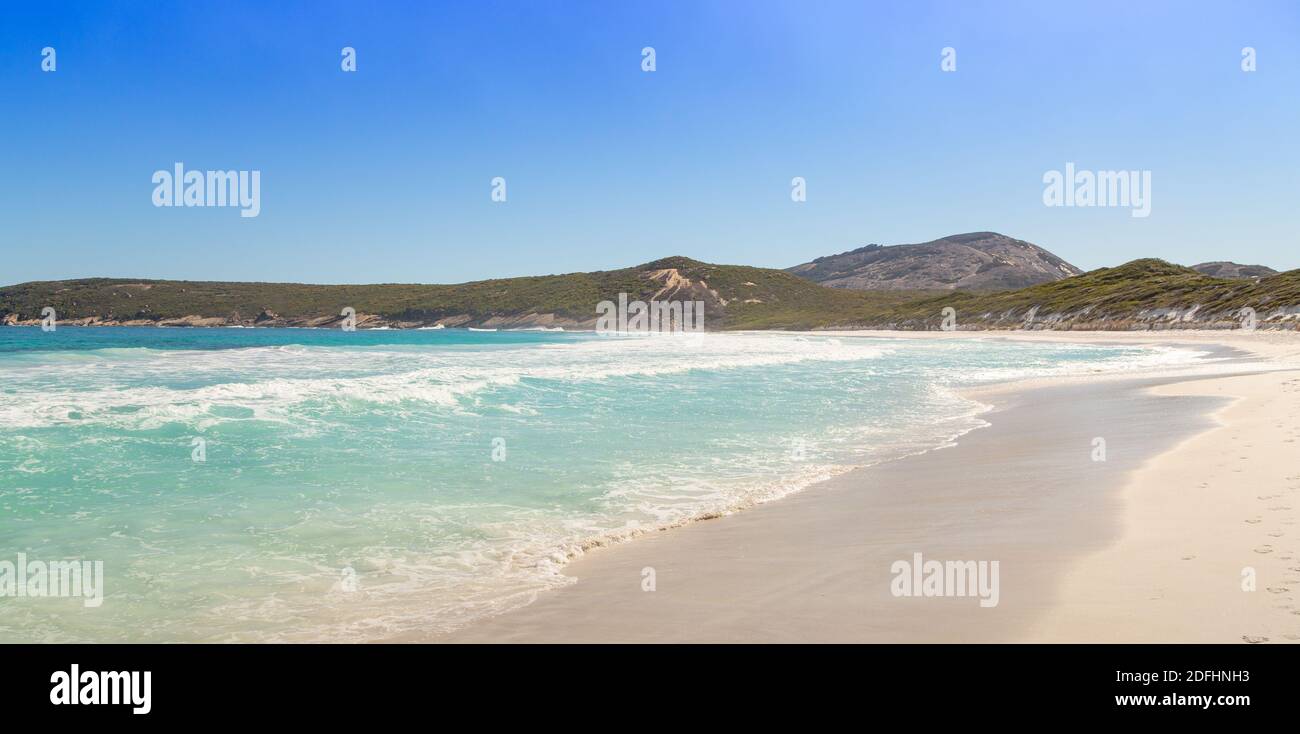 Look to the Sea from the beach of the Hellfire Bay in the Cape Le Grand Nationalpark east of Esperance in Western Australia Stock Photo