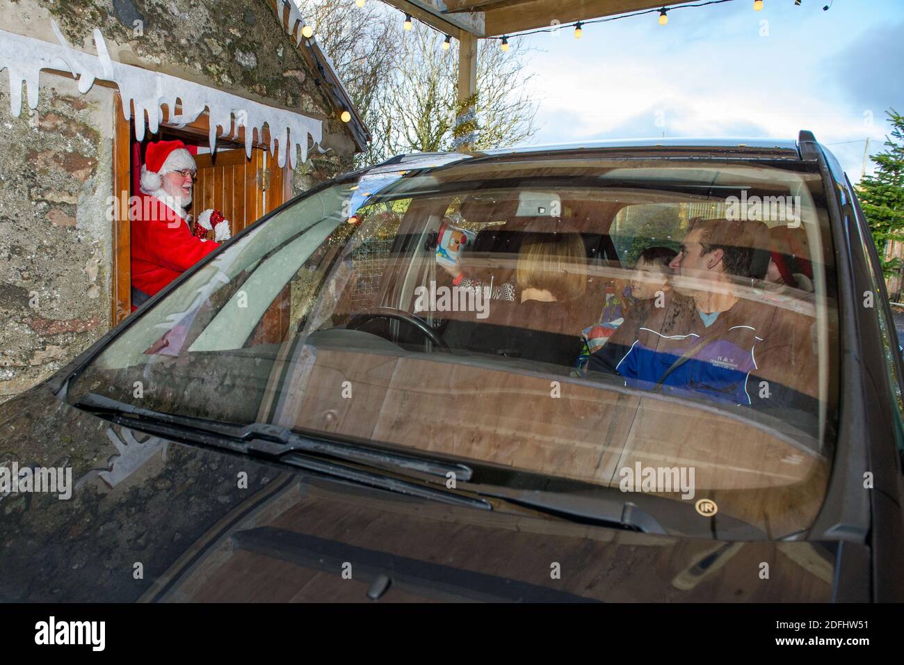 Santas grotto kids hires stock photography and images Alamy