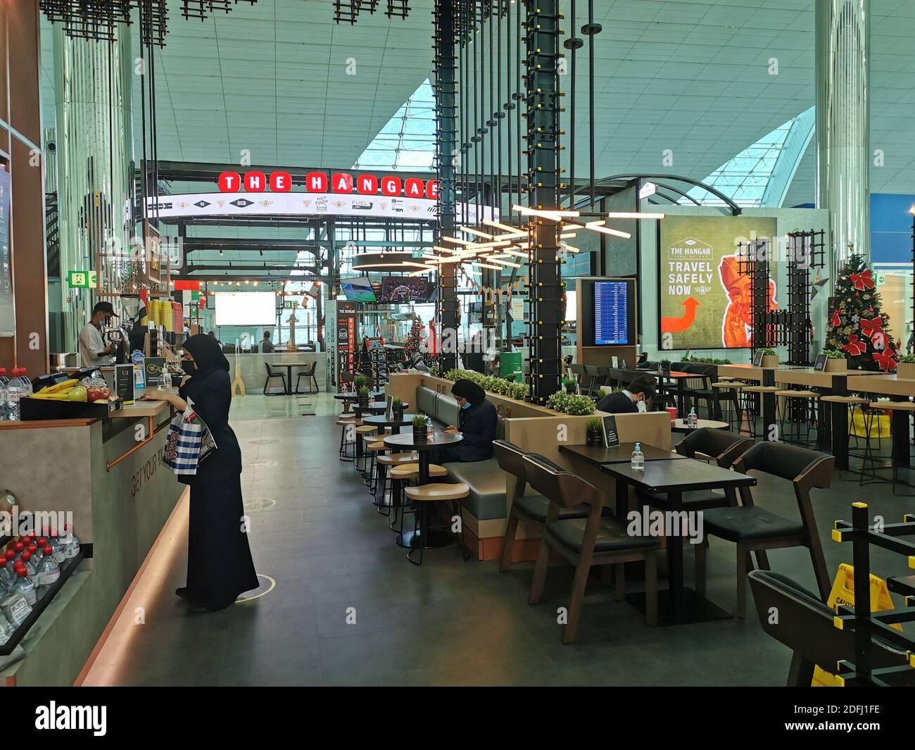 Dubai, United Arab Emirates (UAE). 5th Dec, 2020. People wearing masks