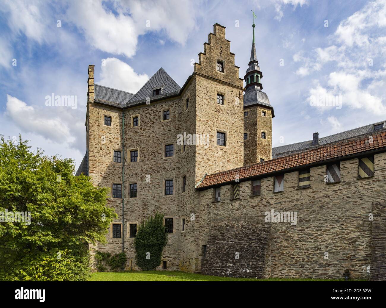 The Thüna Building Of Lauenstein Castle And The Battlement Of The Castle Courtyard From Outside Stock Photo