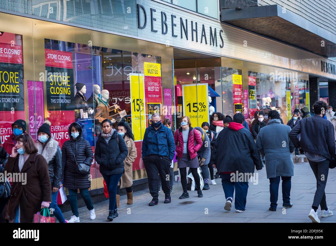 Debenhams uk store hi-res stock photography and images - Page 25 - Alamy