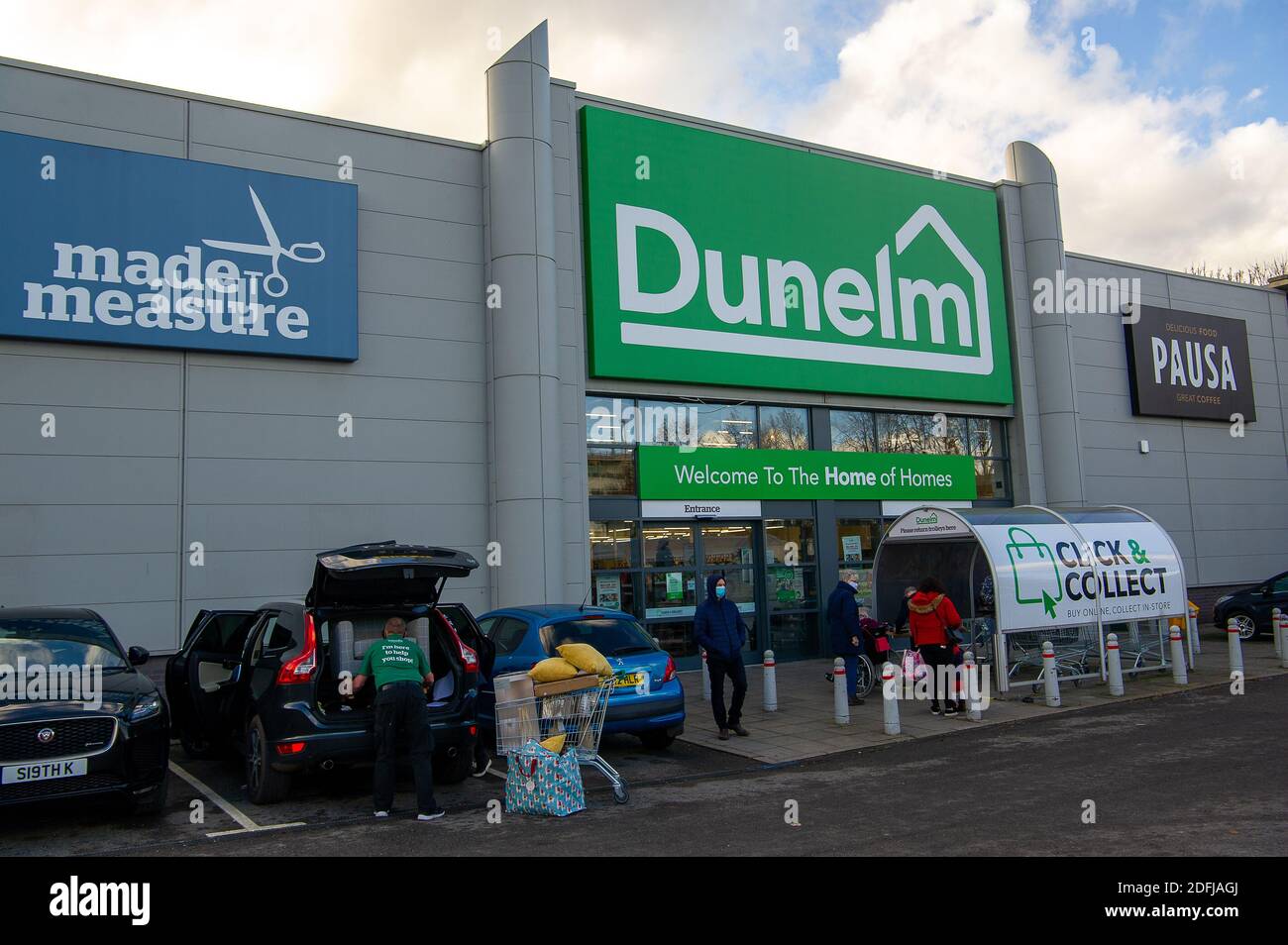 Slough, Berkshire, UK. 5th December, 2020. A busy morning at Dunelm in Slough. Following the end of the lockdown in England last week, Slough has been placed in Covid-19 Tier 3 meaning the highest possible restrictions that ban households from mixing indoors as well as in pubs and restaurants. Slough has the 14th highest Covid-19 infection rate in England. Despite that non essential shops have reopened in Slough and the Slough Retail Parks were very busy today with Christmas shoppers which is making some Slough residents feel nervous about the Covid-19 rate increasing even further. Credit: Mau Stock Photo