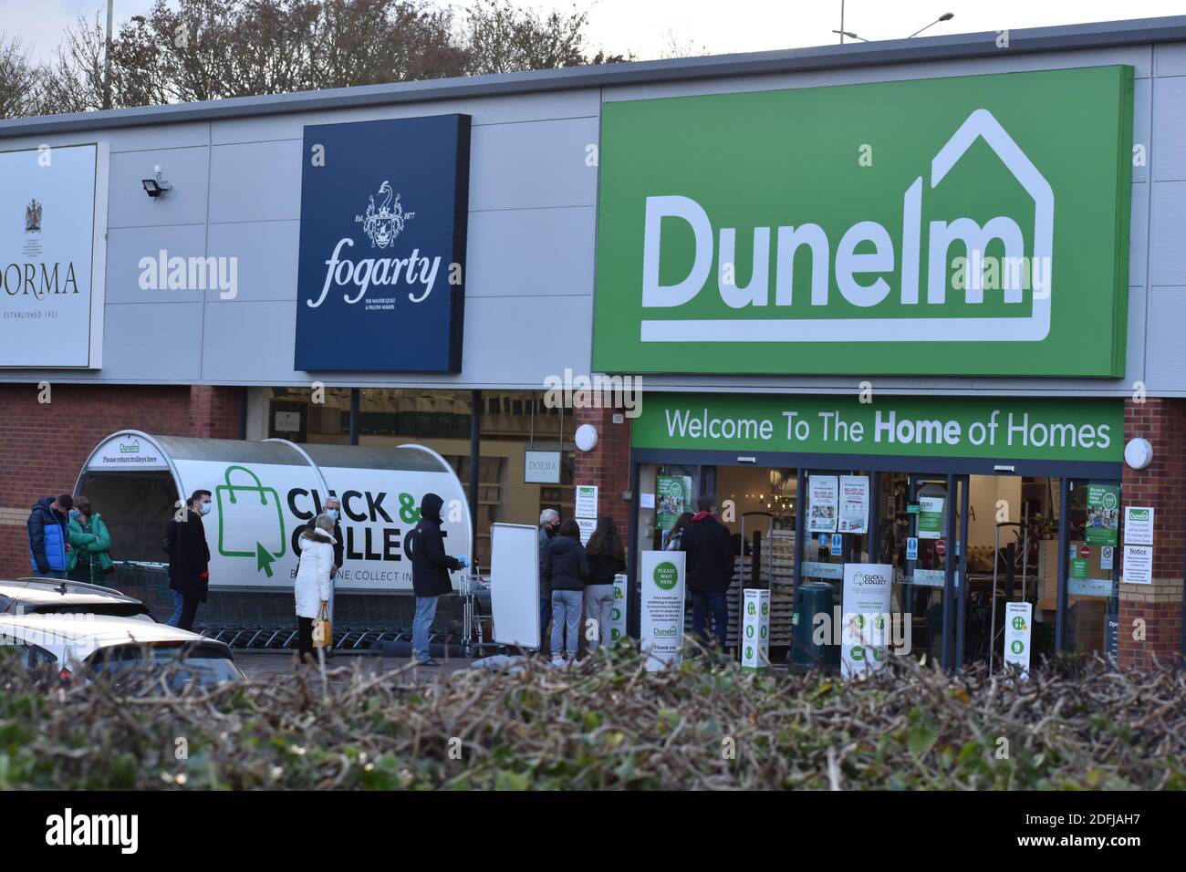 Dunelm home of homes Reading COVID Social Distance Queue Stock Photo