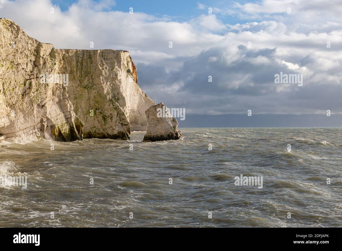 Chalk cliffs sea stacks hi-res stock photography and images - Alamy