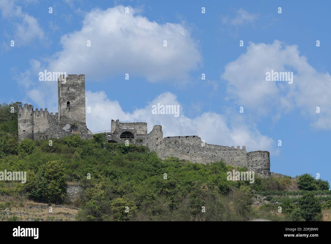 Spitz an der Donau, Lower Austria, Austria. Castle ruins Hinterhaus, Spitz on the Danube Stock Photo
