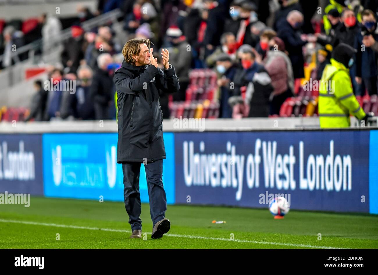 London, UK. 05th Dec, 2020. Thomas Frank Brentford FC manager thanking the crowd at the end of the EFL Sky Bet Championship match between Brentford and Blackburn Rovers at Brentford Community Stadium, London, England on 5 December 2020. Photo by Phil Hutchinson. Editorial use only, license required for commercial use. No use in betting, games or a single club/league/player publications. Credit: UK Sports Pics Ltd/Alamy Live News Stock Photo