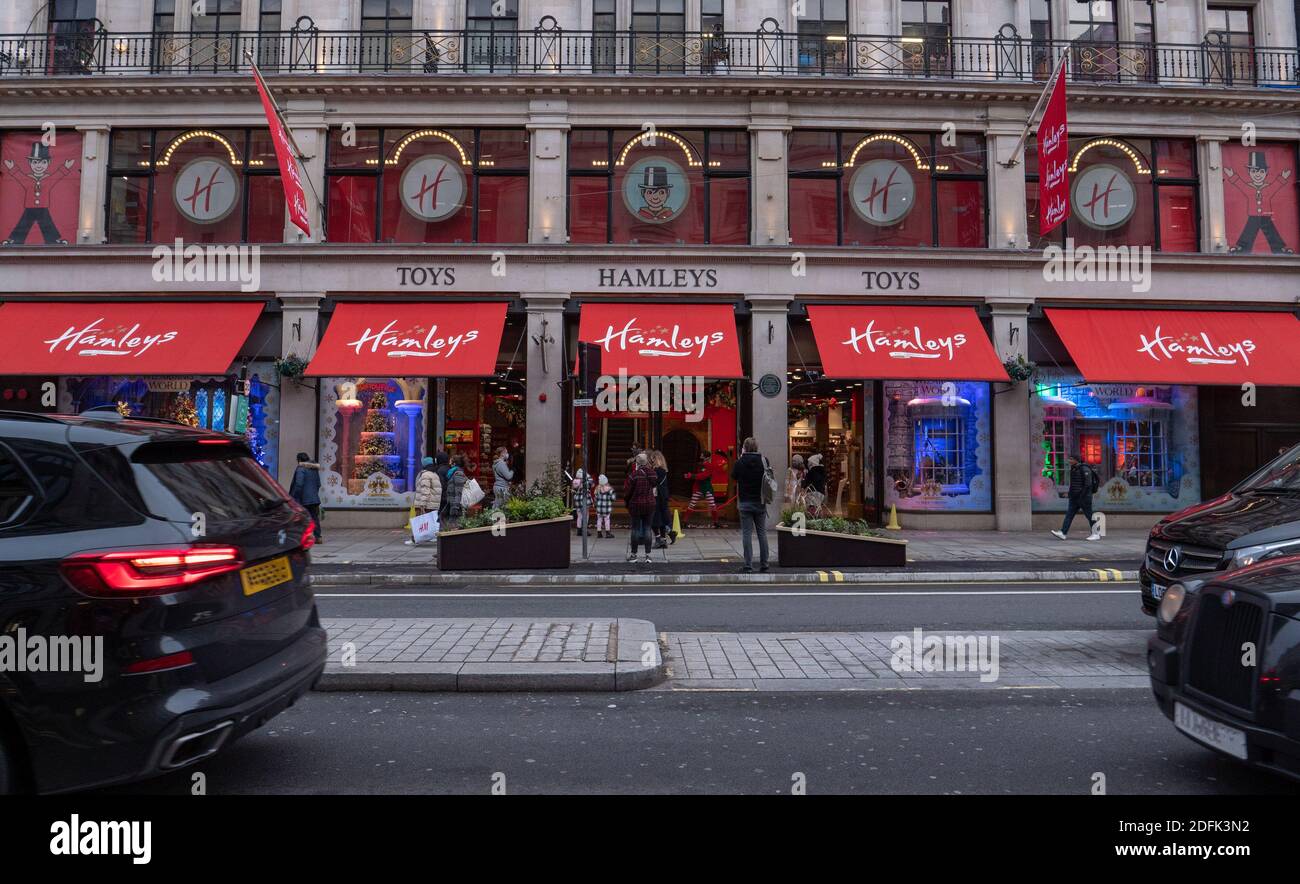 Hamleys logo hi-res stock photography and images - Alamy