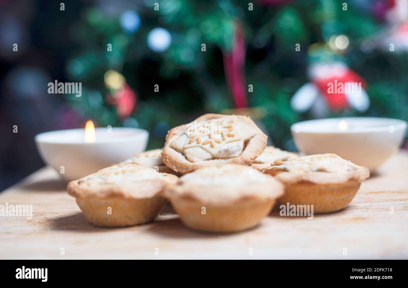 Traditional mince pies hi-res stock photography and images - Alamy