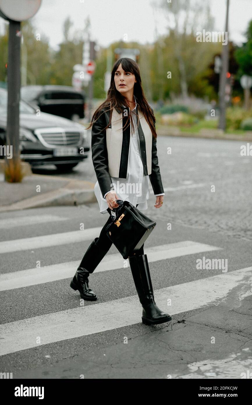 Street style, Leia Sfez arriving at Hermes Spring Summer 2021 show, held at  Tennis Club de Paris, Paris, France, on October 2nd, 2020. Photo by  Marie-Paola Bertrand-Hillion/ABACAPRESS.COM Stock Photo - Alamy