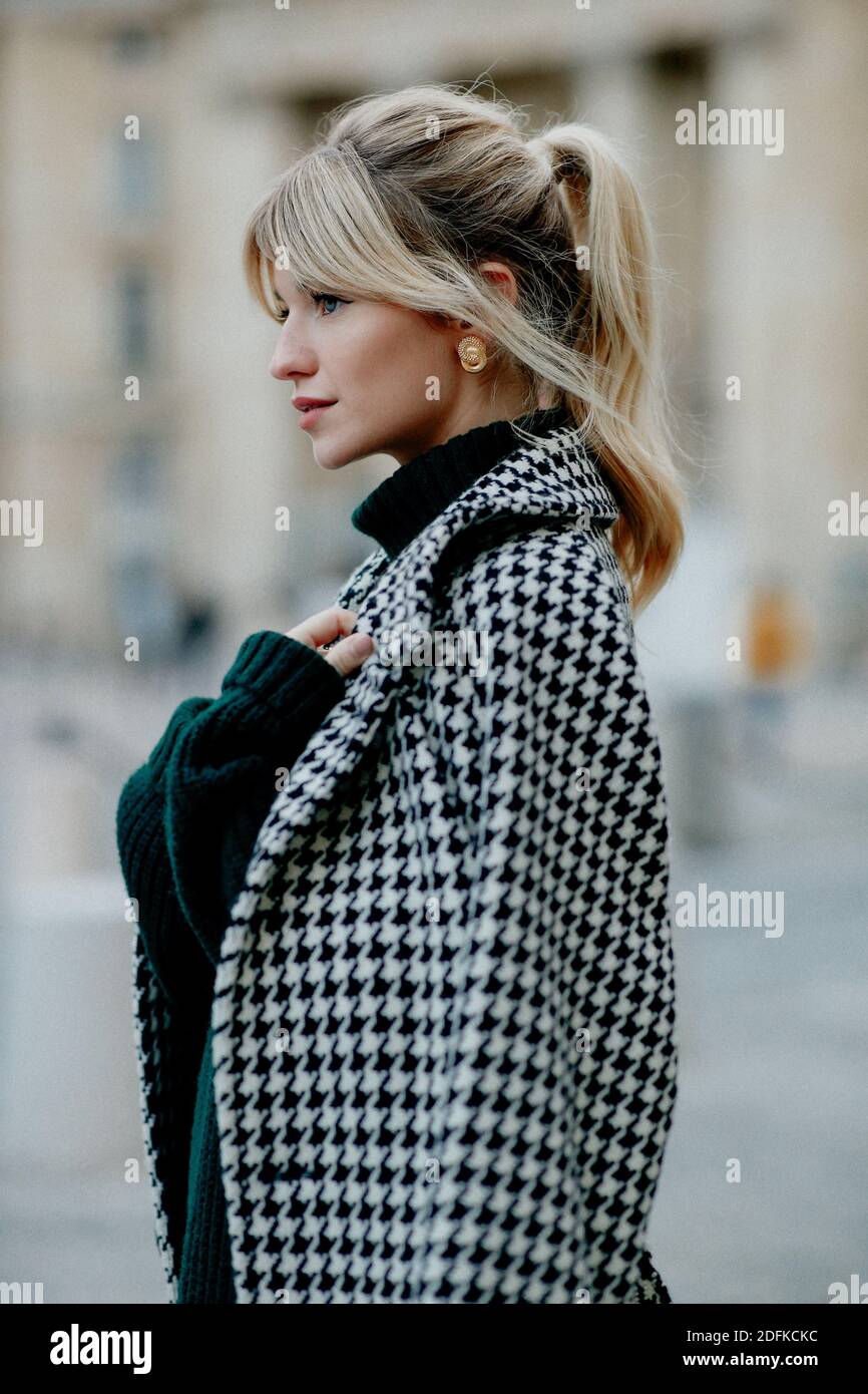 Street style, Constance Arnoult arriving at AMI Spring Summer 2021 show,  held at Quais de Seine, Paris, France, on October 2nd, 2020. Photo by  Marie-Paola Bertrand-Hillion/ABACAPRESS.COM Stock Photo - Alamy