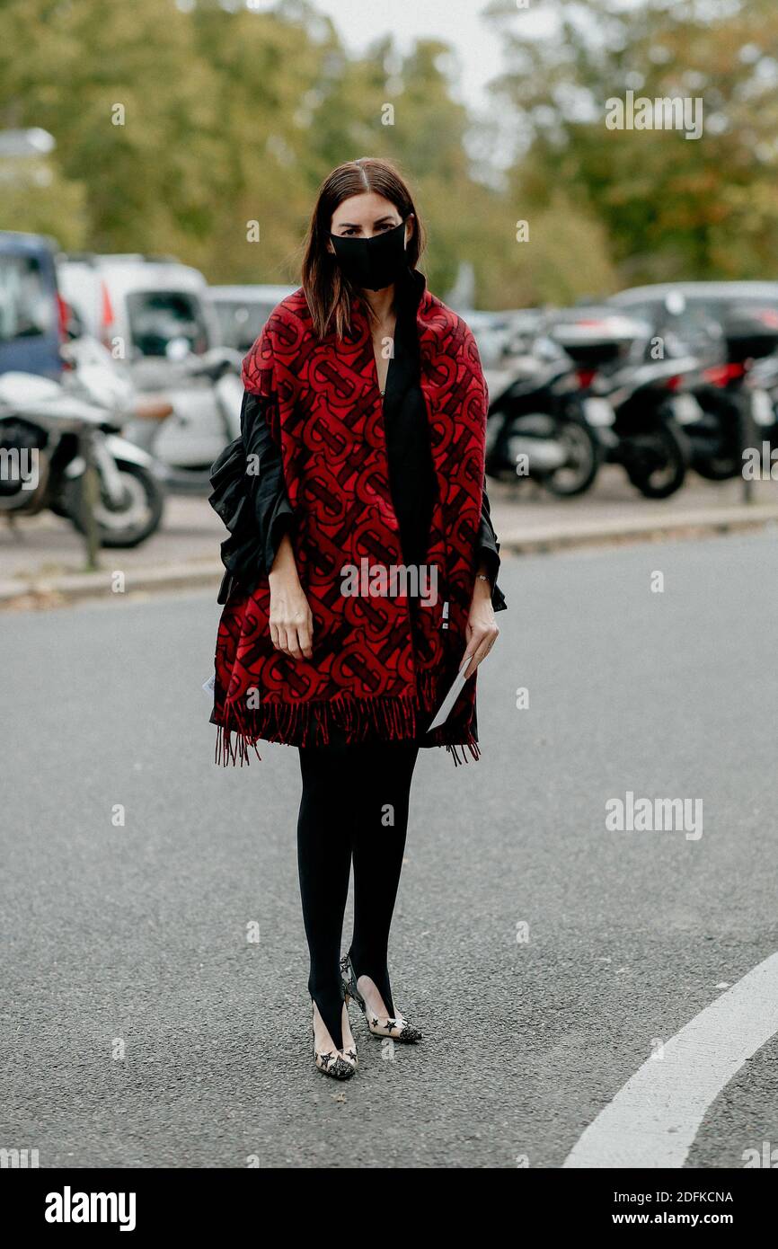 Foulard hermes hi-res stock photography and images - Alamy