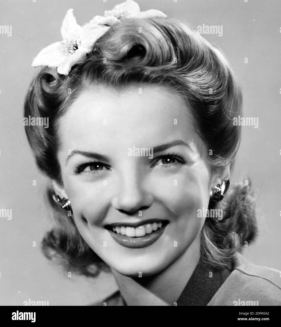 HELEN O'CONNELL (1920-1993) Promotional photo of American big band singer about 1943 Stock Photo