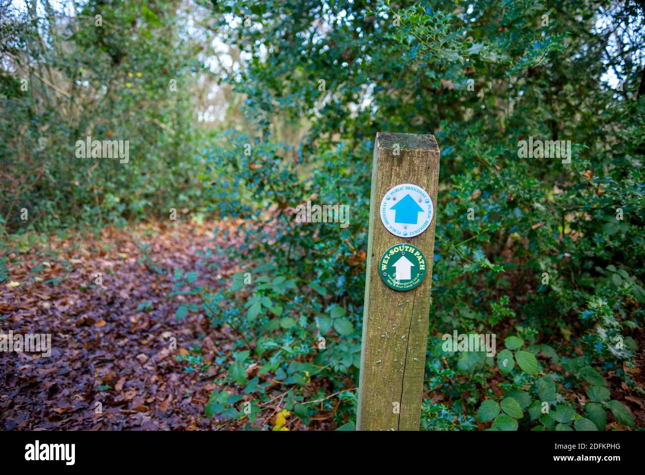 Right of way marker hi-res stock photography and images - Alamy
