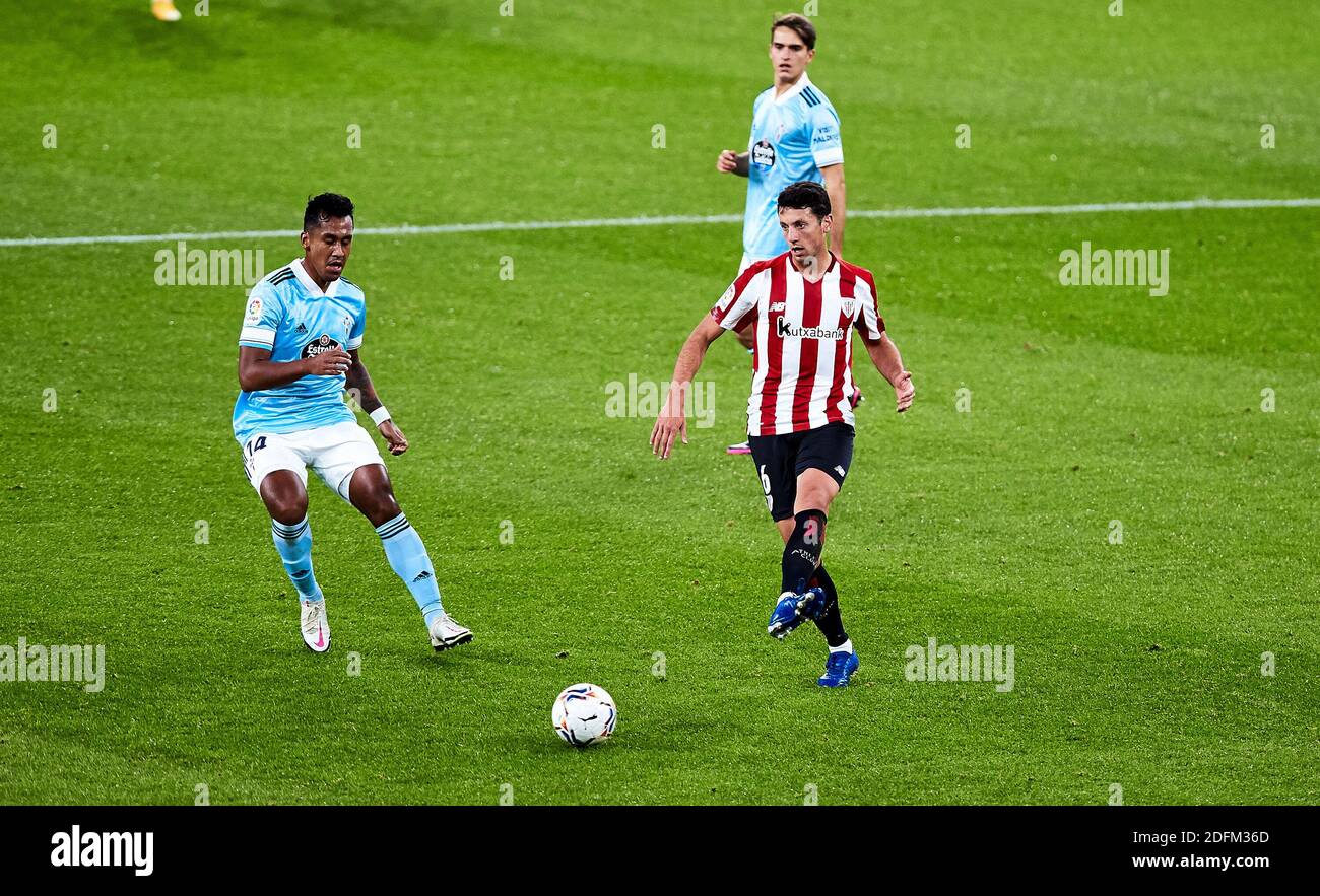 Mikel Vesga of Athletic Club and Renato Tapia of Celta Vigo during the Spanish championship La Liga football match between Athletic Club and Real Club Celta de Vigo on December 4, 2020 at San Mames stadium in Bilbao, Spain - Photo Inigo Larreina / Spain DPPI / DPPI / LM Stock Photo