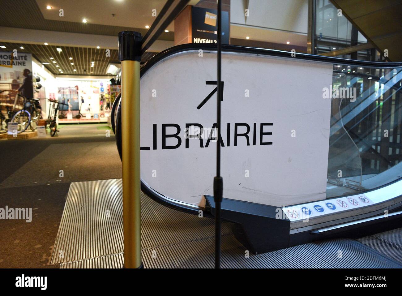 A controversy started at the time of the second wave of covid 19 - coronavirus. Independent bookshops could not open to the public, whereas large stores such as FNAC or hypermarkets had this possibility. The regulation is now the same for everyone who delivers according to the click and collect mode.October 31, 2020, in Strasbourg Northeastern France. Photo by Nicolas Roses/ABACAPRESS.COM Stock Photo