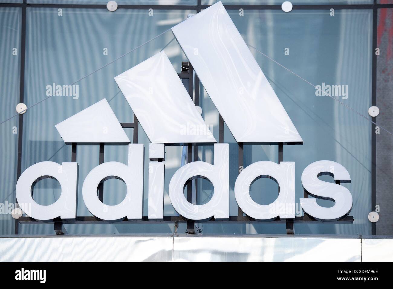 Adidas la defense hot sale